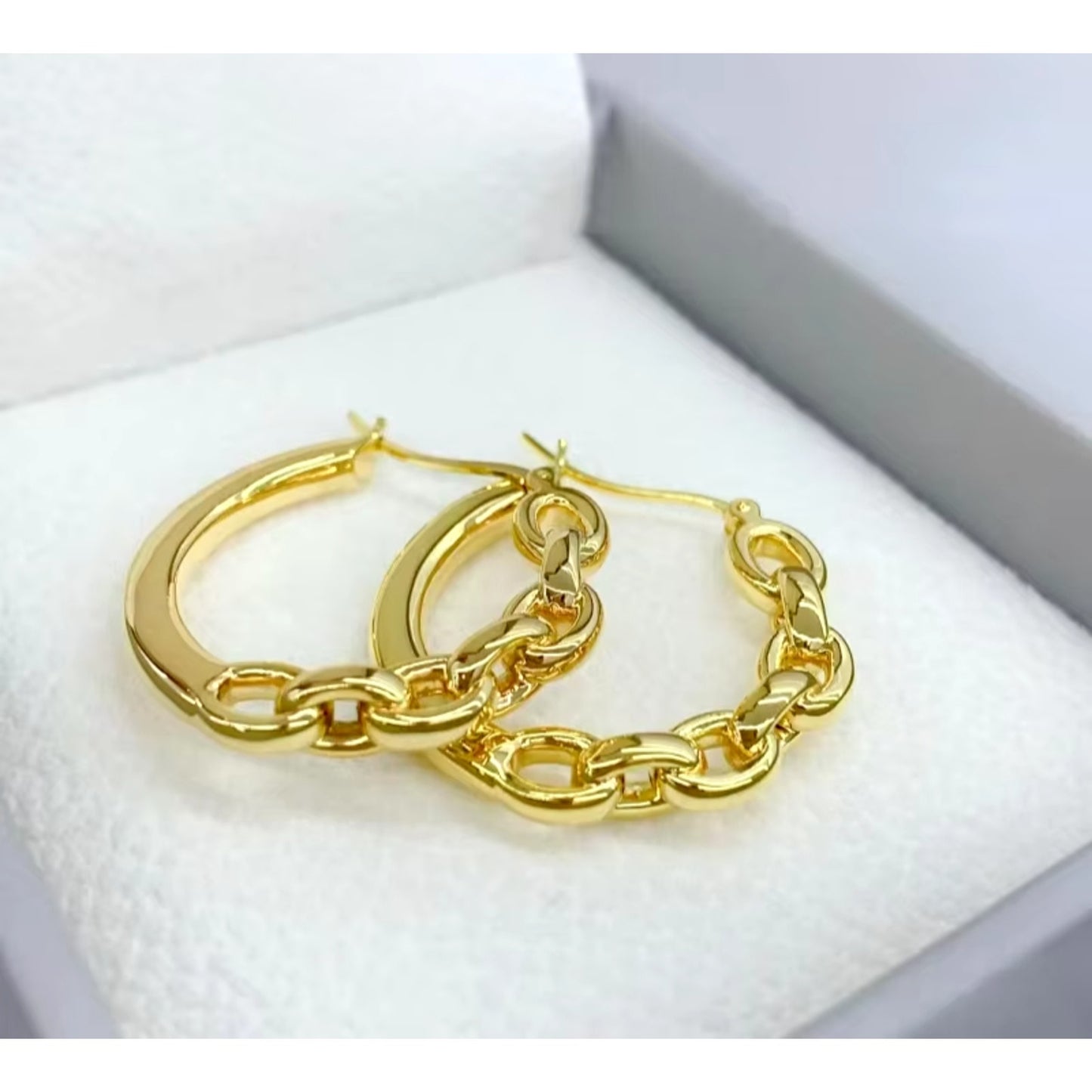 18k Gold Chain Hoop Earrings, Yellow Gold Hoop Earrings, 18k Solid Yellow Gold Hoop Earrings, Au750 Hoop Earrings, Au750 Yellow Gold Hoop Earrings, Yellow Gold Hoop Earrings 18k, Women’s 18k Gold Hoop Earrings, 18k Gold Earrings, Unique 18k Gold Earrings, Solid Yellow Gold Hoops, 18k Yellow Gold Chain Earrings, 18k, 18k Gold Jewelry, 18k Yellow Gold Jewelry, Solid Yellow Gold Earrings, Women’s Yellow Gold Earrings, Women’s 18k Yellow Gold Chain Hoop Earrings , Au750 Yellow Gold, Au750 Yellow Gold Earrings