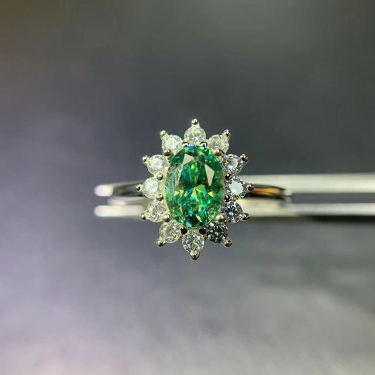 VVS1 Oval Cut Green Moissanite Ring 1 CT