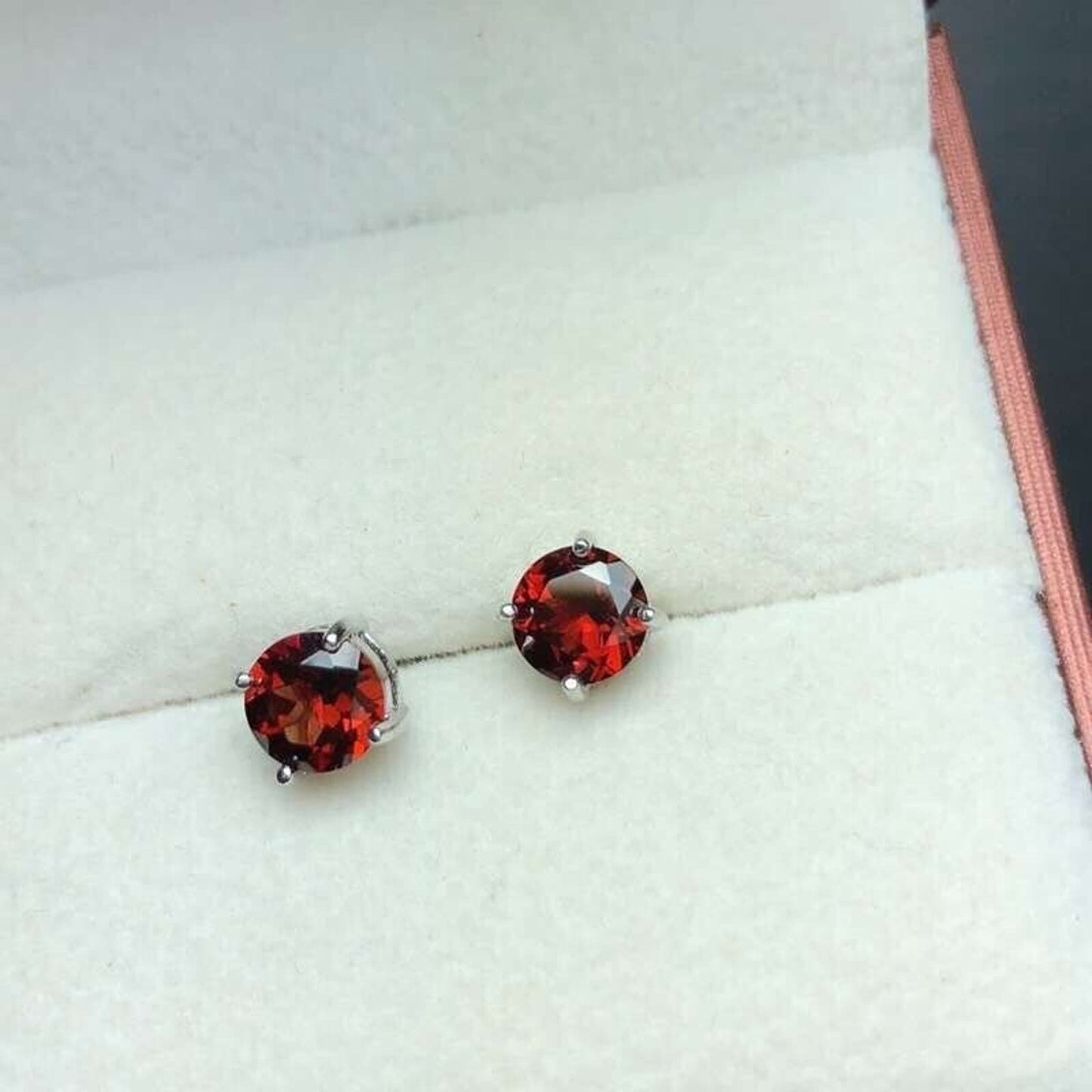 Red Garnet Gemstone Stud Earrings Round Cut 6mm