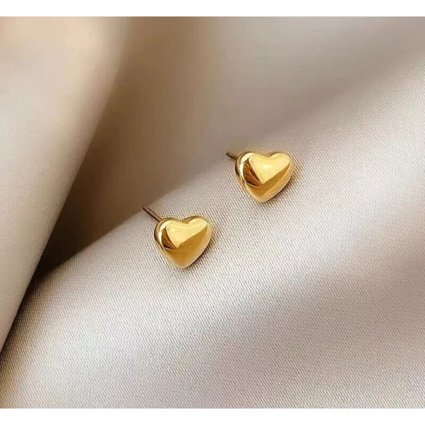 18k Gold Heart Stud Earrings, Au750 Heart Earrings, Yellow Gold Heart Earrings