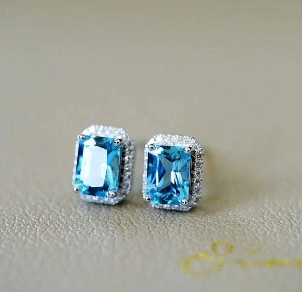 1.3Ct Bright Blue Aquamarine & Diamond Stud Earrings 18k White Gold, Bright Blue Aquamarine & Diamond Stud Earrings 18k White Gold, Aquamarine, Aquamarine Earrings, Aquamarine Stud Earrings, Oval Cut Aquamarine Earrings, Bright Blue Aquamarine Earrings, Bright Blue Aquamarine, Natural Aquamarine, 18k White Gold, White Gold Aquamarine Earrings, Aquamarine and Diamond Earrings, Aquamarine & Diamond Earrings, Aquamarine Diamond Earrings, Aquamarine Earrings For Women, Women's Aquamarine Earrings, Aquamarine