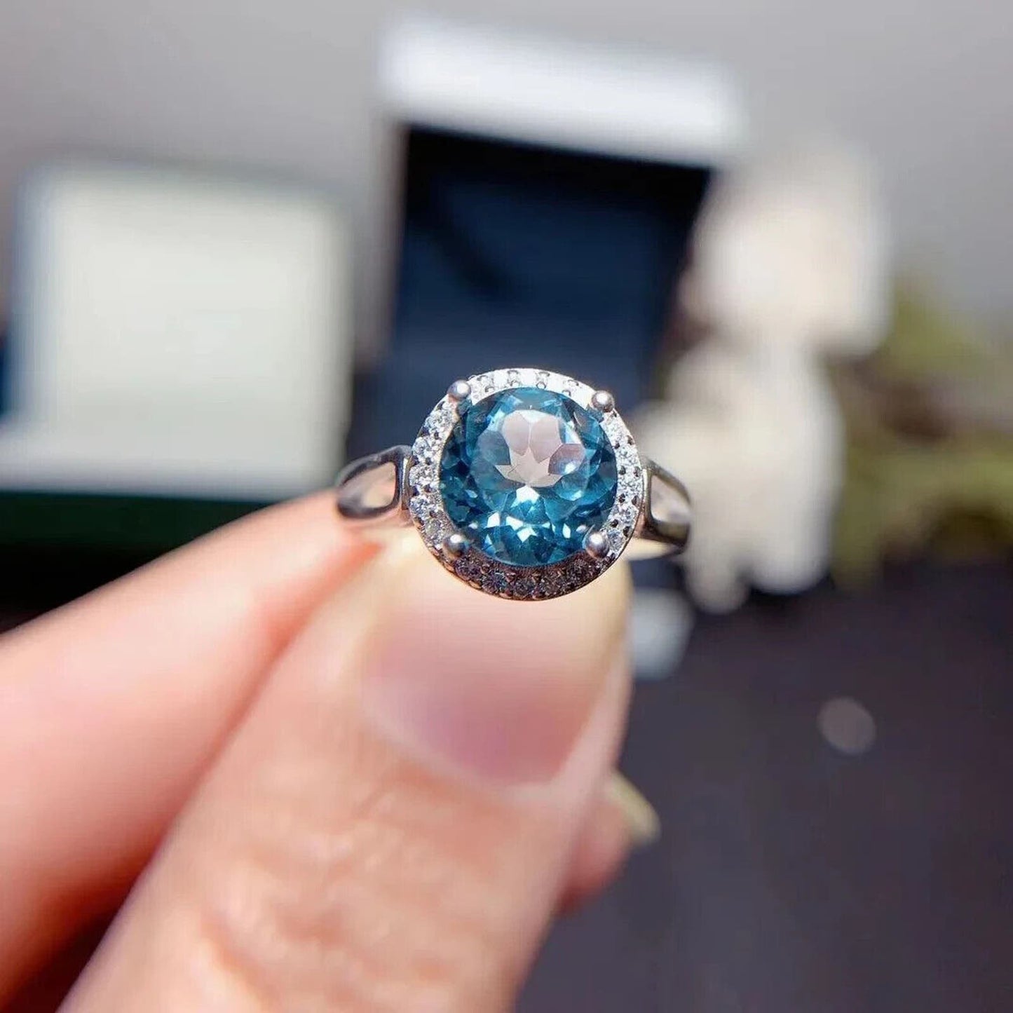 London Blue Topaz Ring Round Cut 8mm Platinum Plated