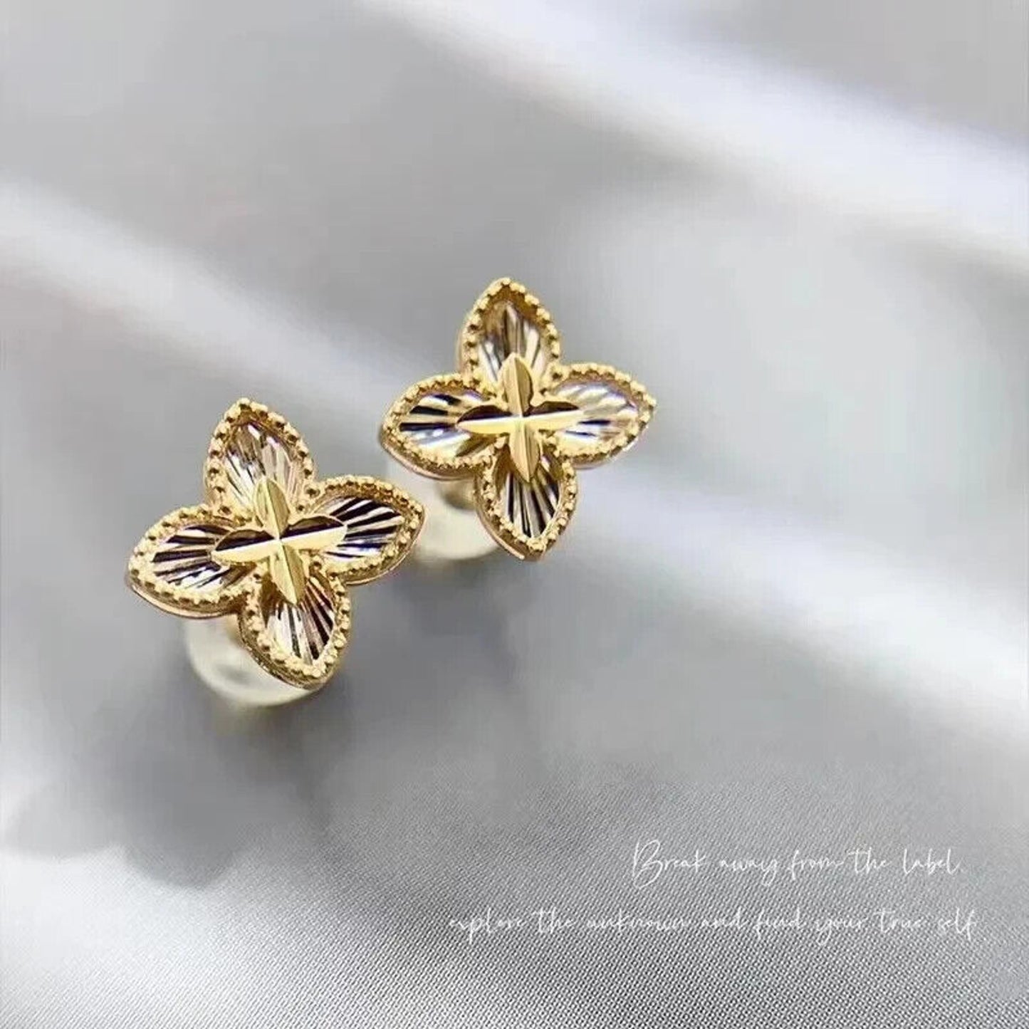 18k Gold Flower Stud Earrings, Pure 18k Gold Dainty Clover Earrings Au750