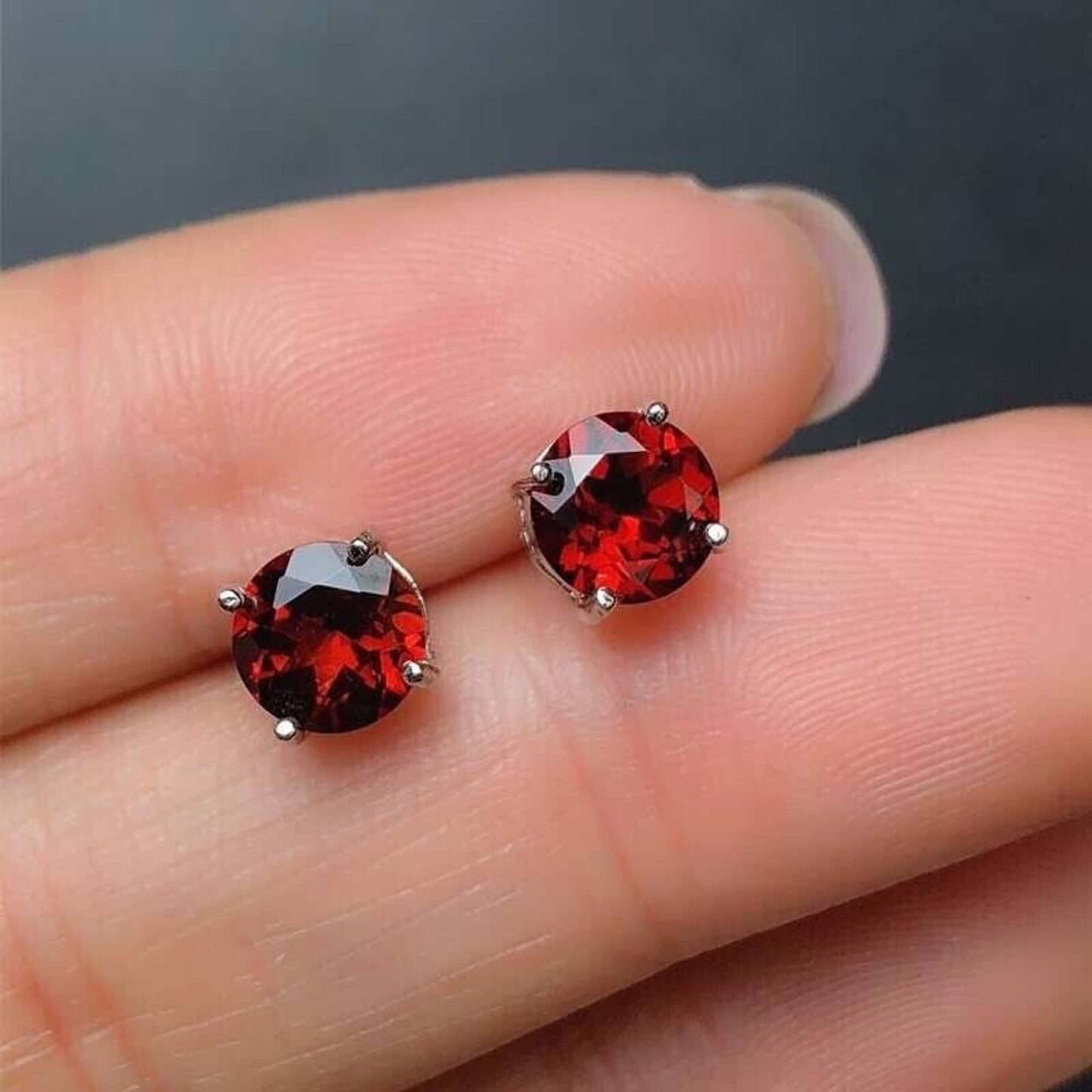 Red Garnet Gemstone Stud Earrings Round Cut 6mm