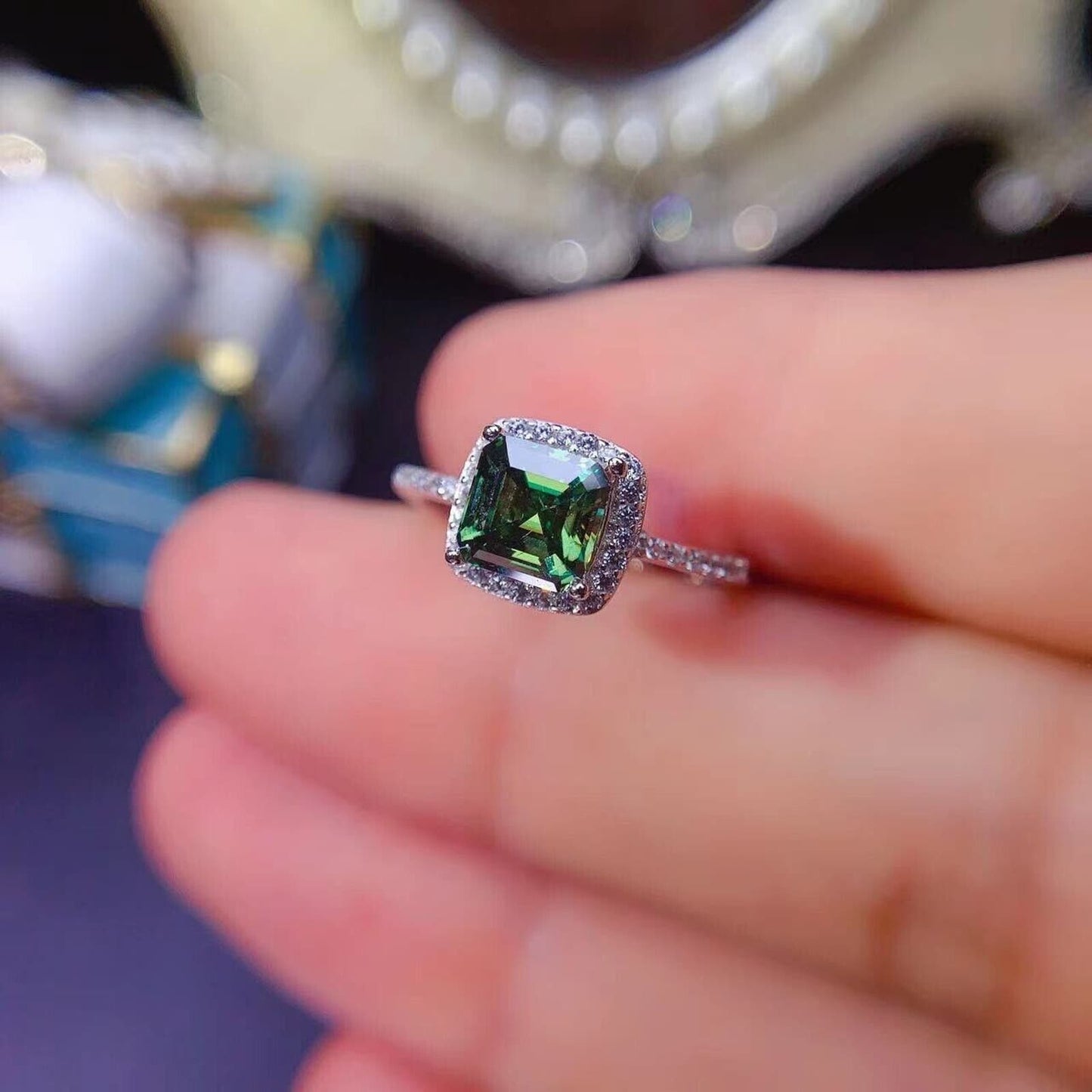 VVS1 1 Carat Green Asscher Cut Moissanite Ring